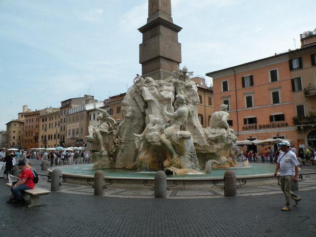  Fontaine, Place Navona
